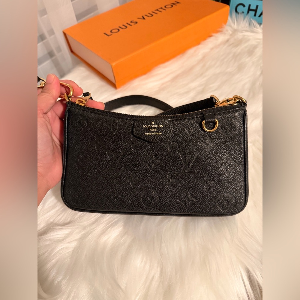 🔴SOLD🔴Louis Vuitton Easy Pouch in Black Empreinte